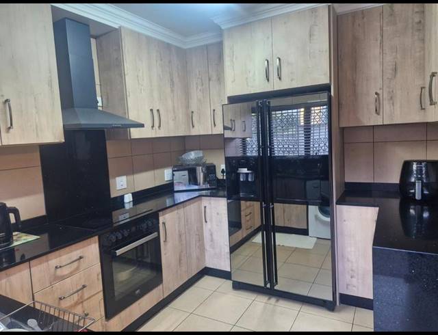 4 BEDROOM DUPLEX FOR SALE IN ESCOMBE